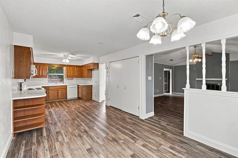 809 S Atkerson Lane, Euless TX 76040 - Photo 11