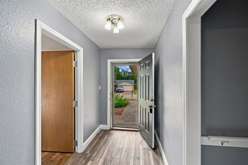 809 S Atkerson Lane, Euless TX 76040 - Photo 4