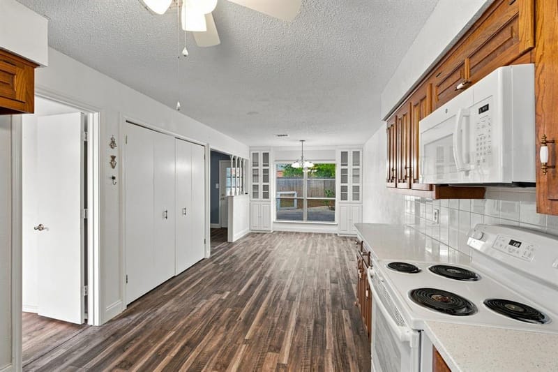 809 S Atkerson Lane, Euless TX 76040 - Photo 8