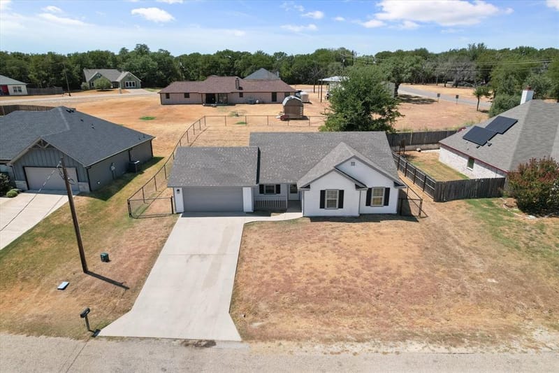 624 Lunar Circle, Granbury TX 76049 - Photo 26