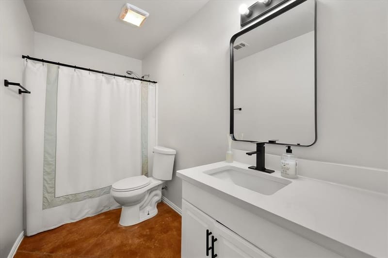 624 Lunar Circle, Granbury TX 76049 - Photo 22
