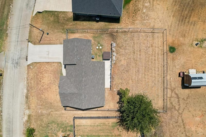 624 Lunar Circle, Granbury TX 76049 - Photo 31