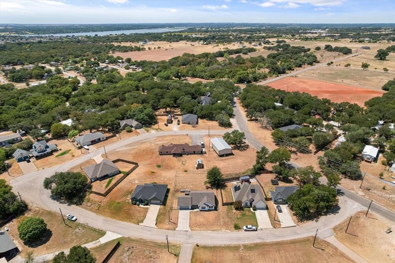 624 Lunar Circle, Granbury TX 76049 - Photo 29