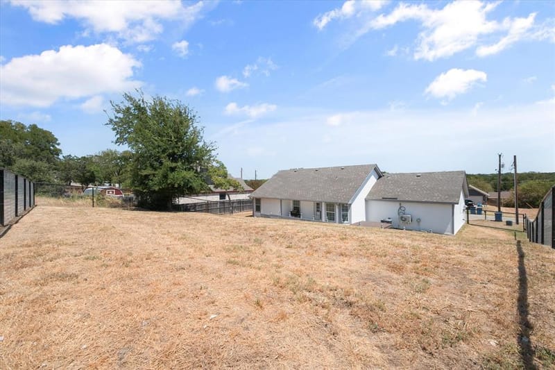 624 Lunar Circle, Granbury TX 76049 - Photo 25
