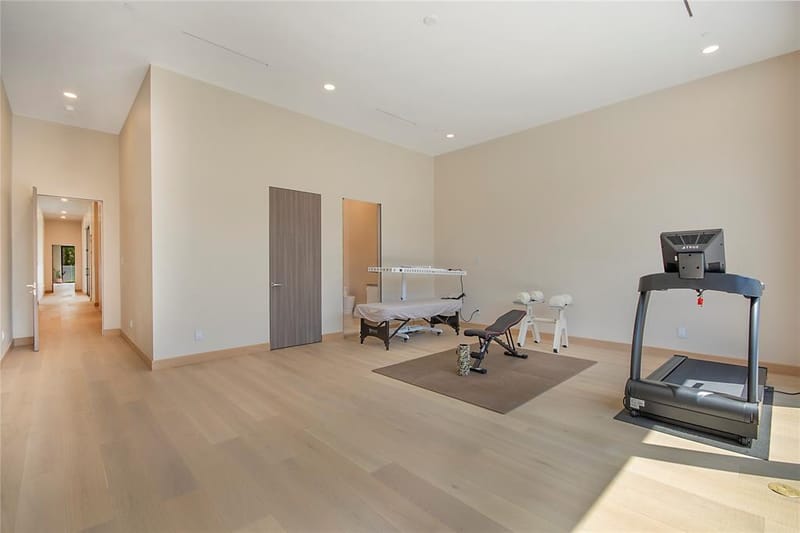 10230 Marsh Lane, Dallas TX 75229 - Photo 18