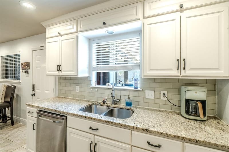 1011 Whippoorwill Court, Arlington TX 76014 - Photo 9