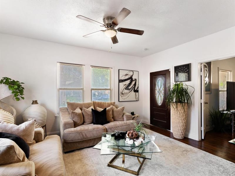 3024 Purington Avenue, Fort Worth TX 76103 - Photo 2