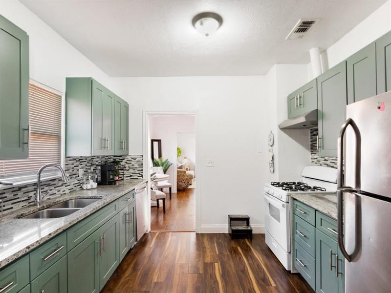 3024 Purington Avenue, Fort Worth TX 76103 - Photo 8