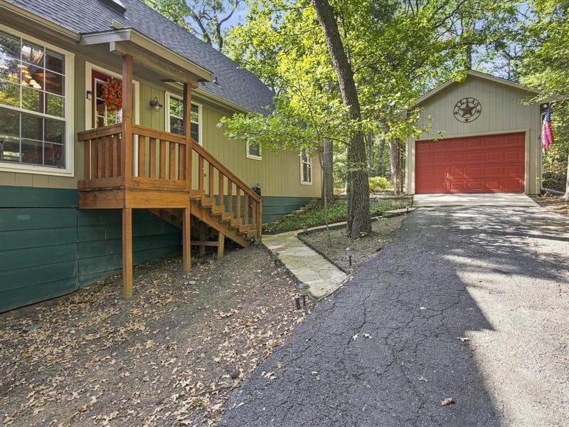 196 Lakecrest Drive, Pottsboro TX 75076 - Photo 4