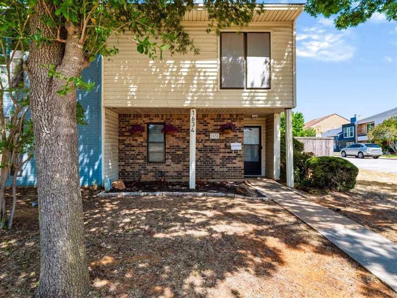 1634 Sonnet Drive, Grapevine TX 76051