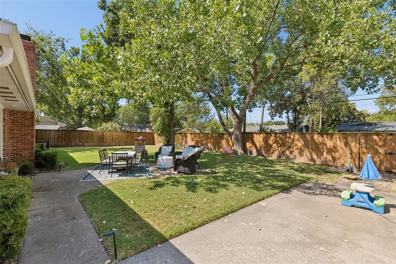 11555 Cromwell Circle, Dallas TX 75229 - Photo 27