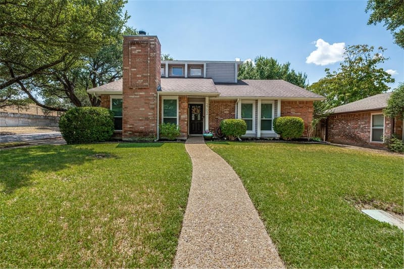 2702 Duval Drive, Dallas TX 75211