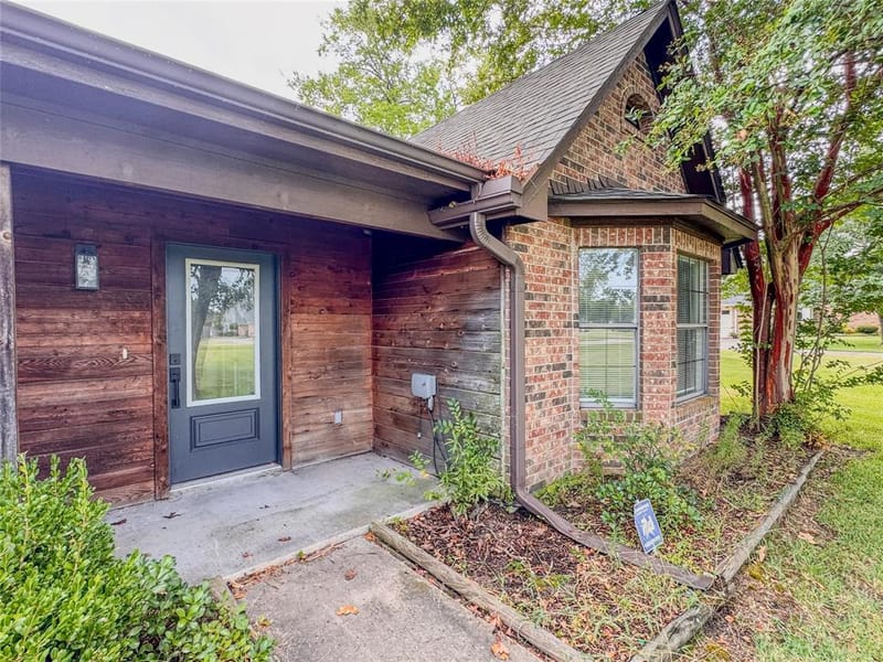 204 Briarwood Street, Sulphur Springs TX 75482 - Photo 3