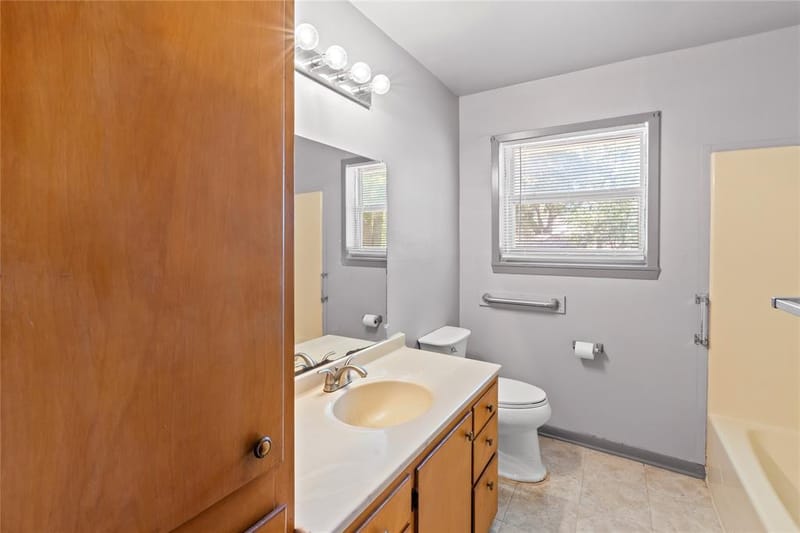 603 E Market Street, Mabank TX 75147 - Photo 16