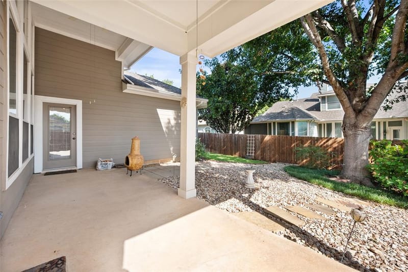 2405 Moon Dance Court, Arlington TX 76001 - Photo 5