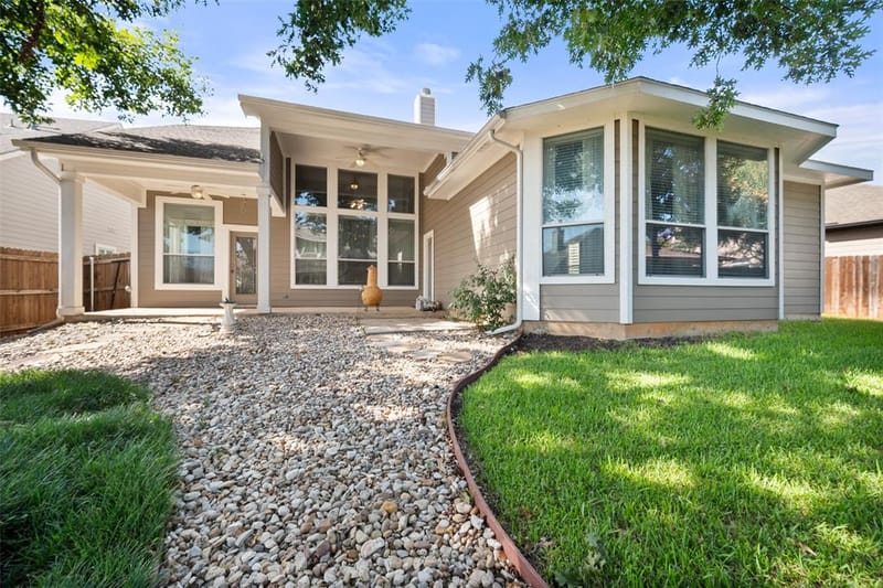 2405 Moon Dance Court, Arlington TX 76001 - Photo 30