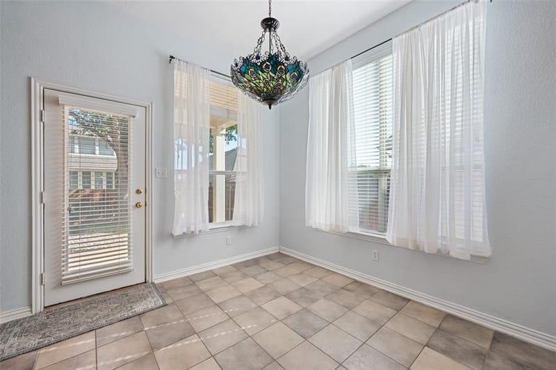 2405 Moon Dance Court, Arlington TX 76001 - Photo 14