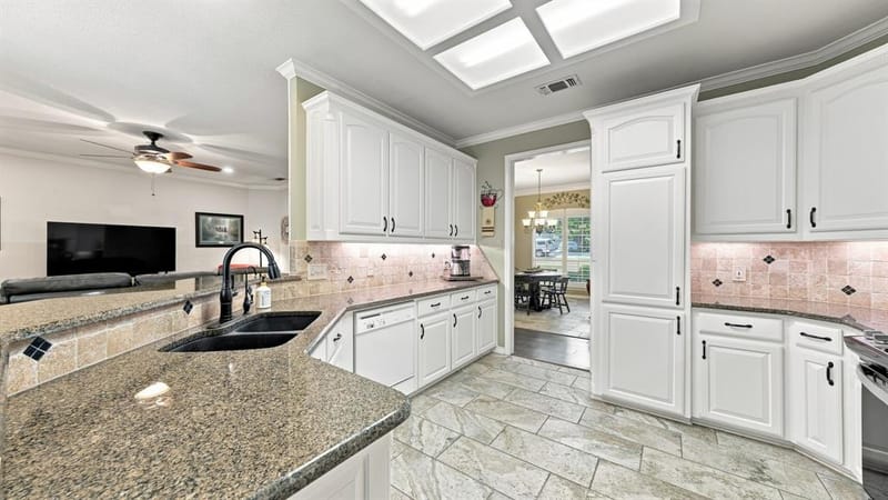 6021 Melrose Circle, Granbury TX 76049 - Photo 20
