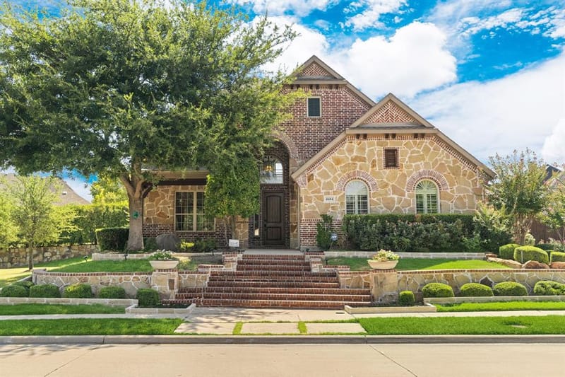 4604 Golden Mew Drive, Carrollton TX 75010