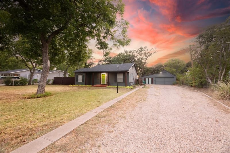 1800 Carl Street, Fort Worth TX 76103