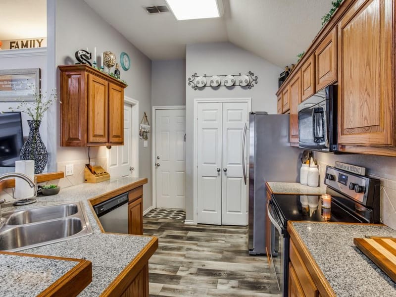 136 Alyssa Court, Weatherford TX 76085 - Photo 9