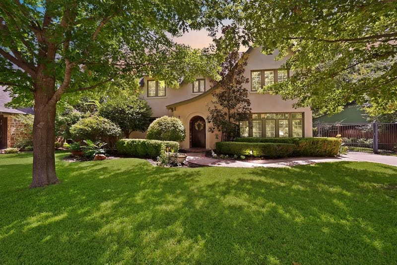 860 N Bailey Avenue, Fort Worth TX 76107