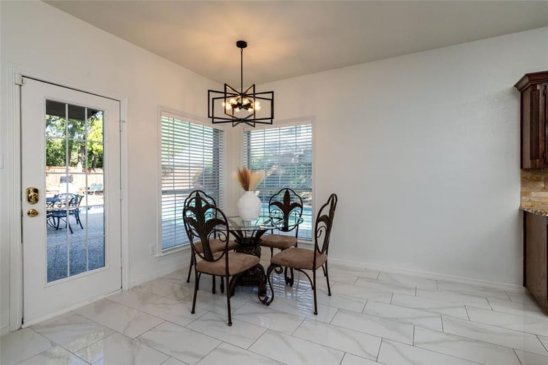2221 Hidden Woods Court, Arlington TX 76006 - Photo 12