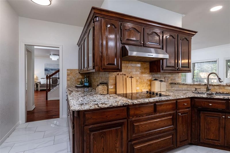 2221 Hidden Woods Court, Arlington TX 76006 - Photo 10