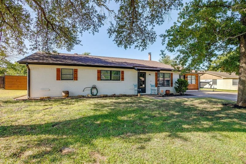 2102 SE 10th Street, Mineral Wells TX 76067 - Photo 3