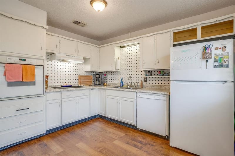 2102 SE 10th Street, Mineral Wells TX 76067 - Photo 8