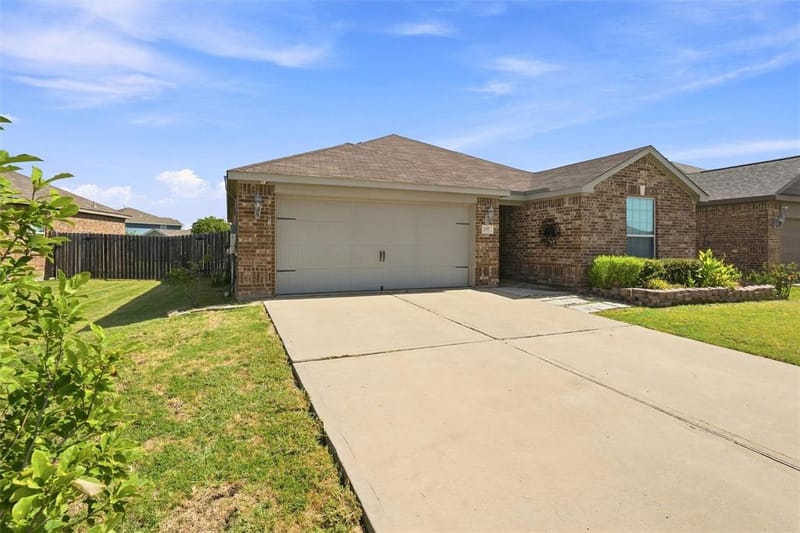 157 Presidents Way, Venus TX 76084