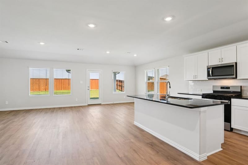 2115 Longchamp Lane, Seagoville TX 75159
