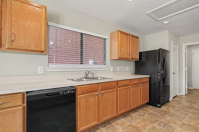 5233 Blue Circle, Haltom City TX 76137 - Photo 9