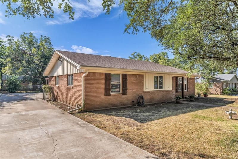 206 Randy Drive, Woodway TX 76712 - Photo 3