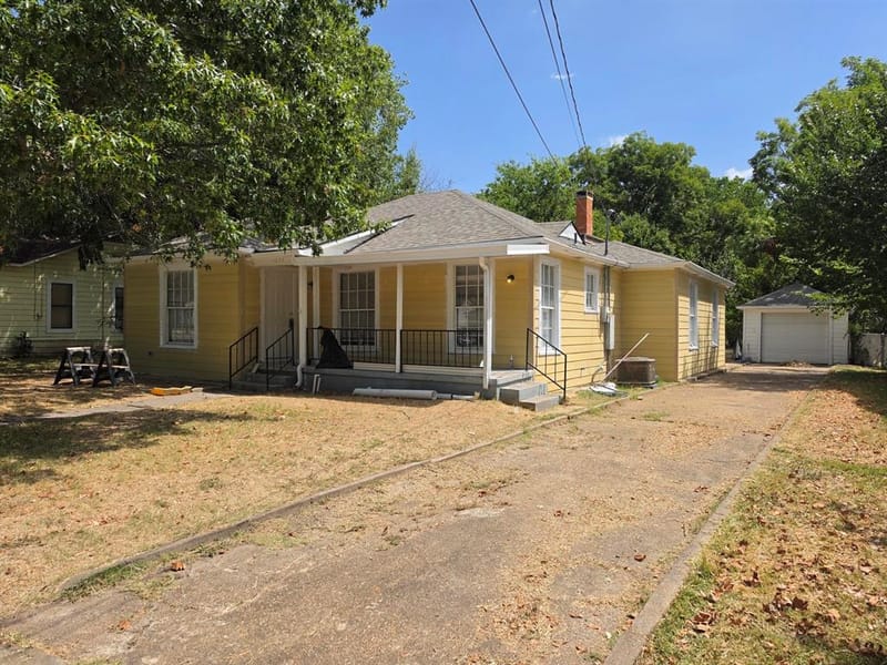 1033 Lockhart, Sherman TX 75092