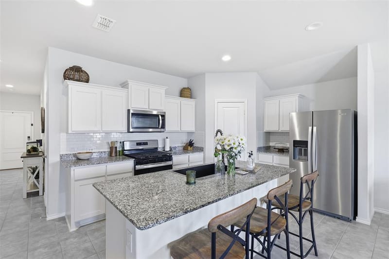 613 Whitecomb Lane, Justin TX 76247 - Photo 6