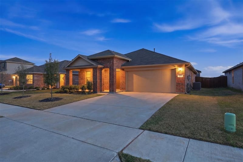 613 Whitecomb Lane, Justin TX 76247 - Photo 34