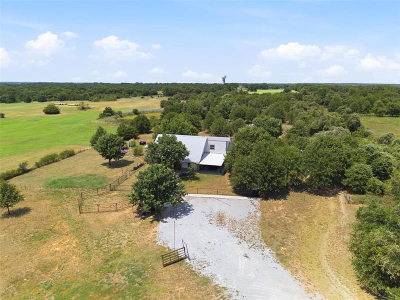 1724 County Road 4790, Boyd TX 76023 - Photo 36