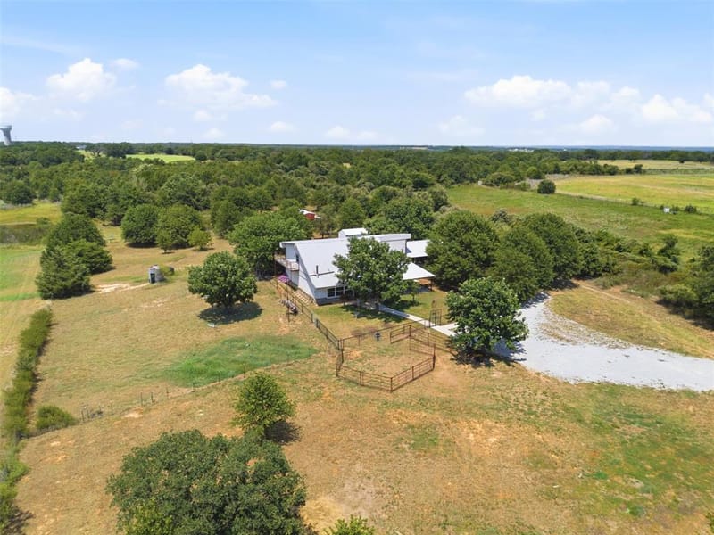 1724 County Road 4790, Boyd TX 76023 - Photo 37