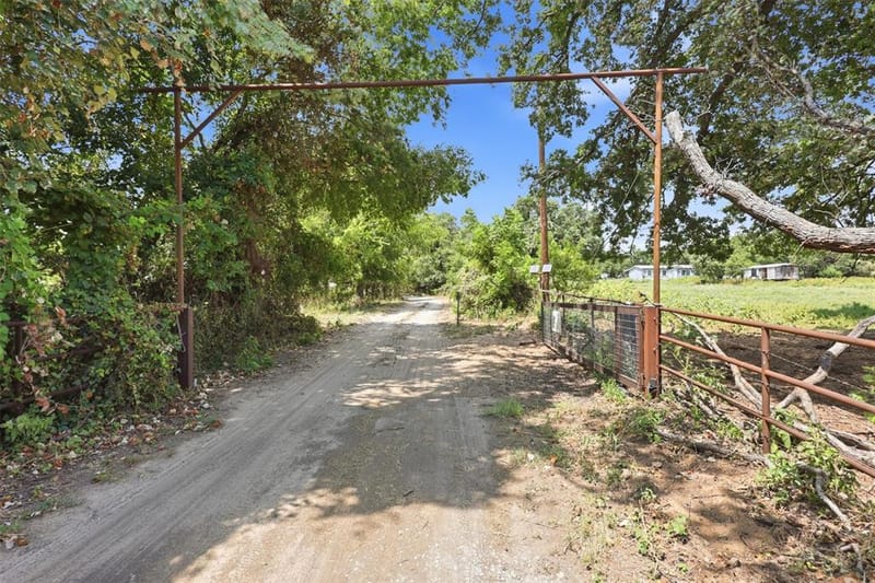 1724 County Road 4790, Boyd TX 76023 - Photo 35