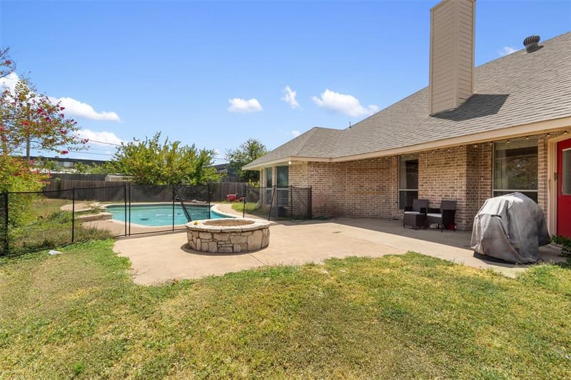 5344 Lynda Court, North Richland Hills TX 76180 - Photo 4