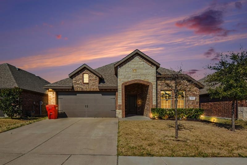 128 Newsom Drive, Royse City TX 75189