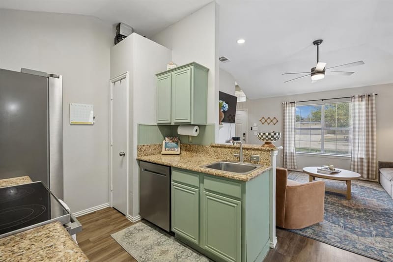 1030 Palomino Drive, Little Elm TX 75068 - Photo 10