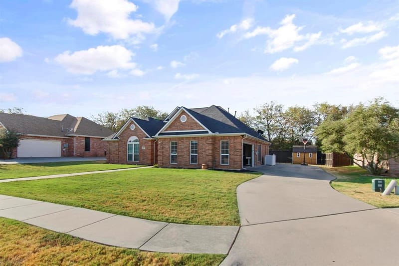 417 Valley View Lane, Krum TX 76249 - Photo 2