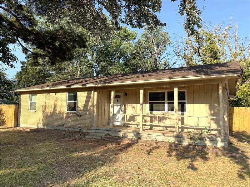 506 Walnut Street, Collinsville TX 76233