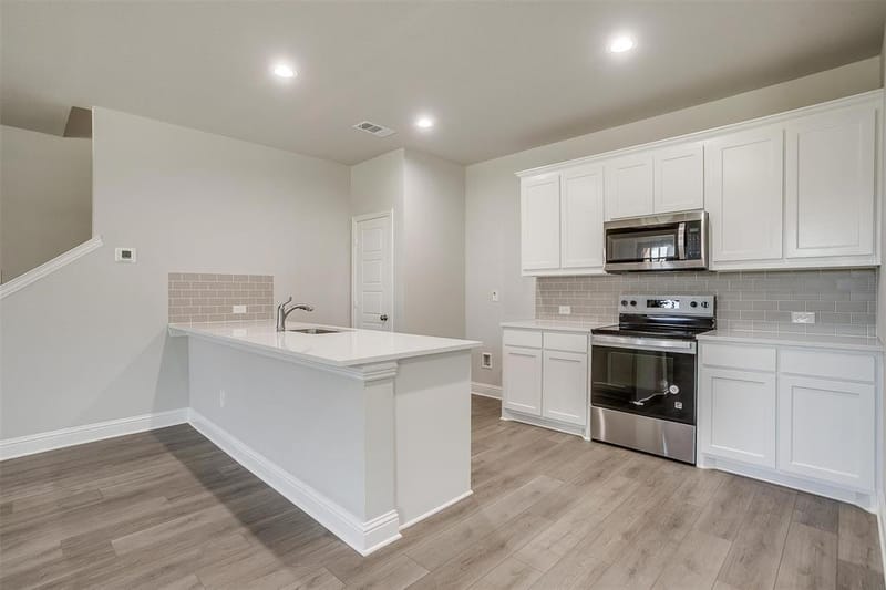 6916 Houndstooth Place, Arlington TX 76001 - Photo 13