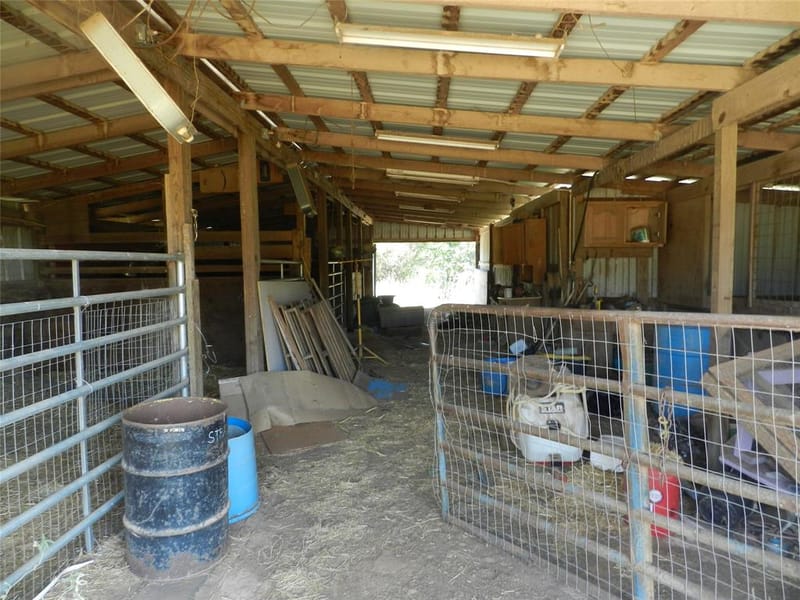 937 County Road 4790, Boyd TX 76023 - Photo 29
