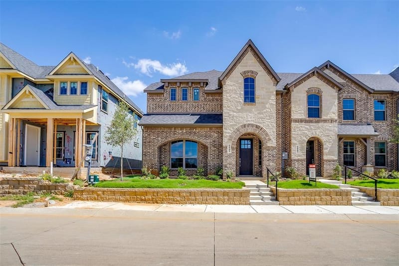 6918 Houndstooth Place, Arlington TX 76001 - Photo 2