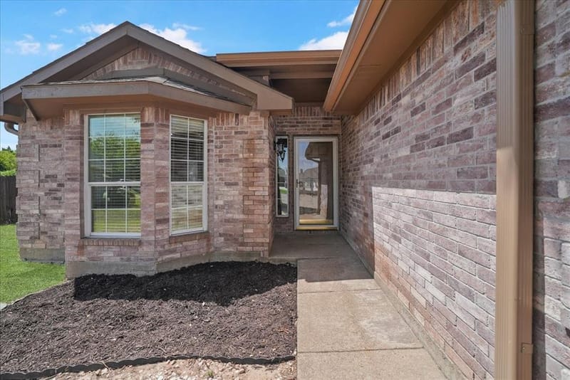 1002 James Donald Lane, Glenn Heights TX 75154 - Photo 6