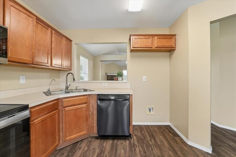 1002 James Donald Lane, Glenn Heights TX 75154 - Photo 17